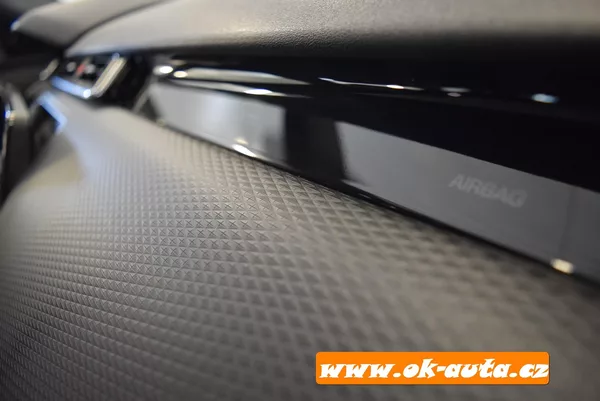 Land Rover Range Rover Velar R-DYNAMIC AWD 2021-DPH - foto 32