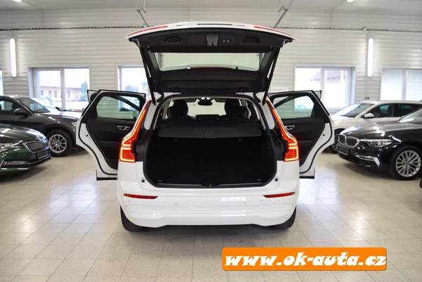 Volvo XC60 2.0 B4 AWD MOMENTUM 2022 - foto 17