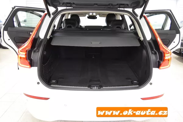 Volvo XC60 2.0 B4 AWD MOMENTUM 2022 - foto 18