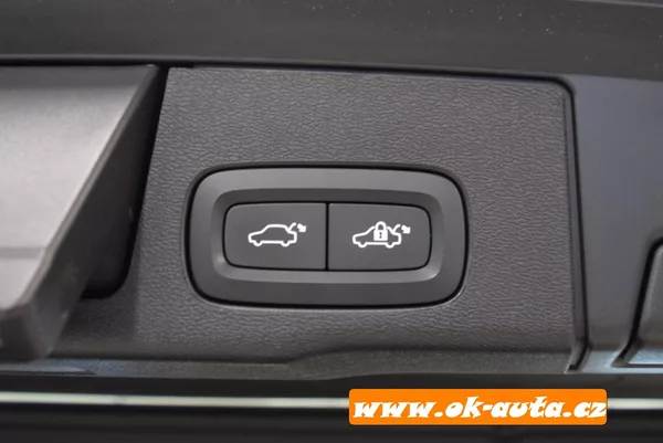 Volvo XC60 2.0 B4 AWD MOMENTUM 2022 - foto 24