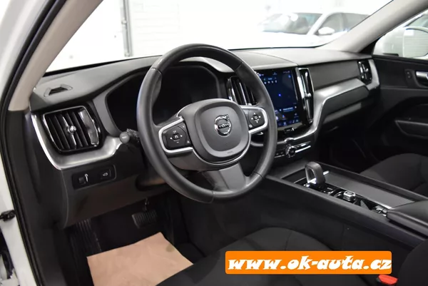Volvo XC60 2.0 B4 AWD MOMENTUM 2022 - foto 27