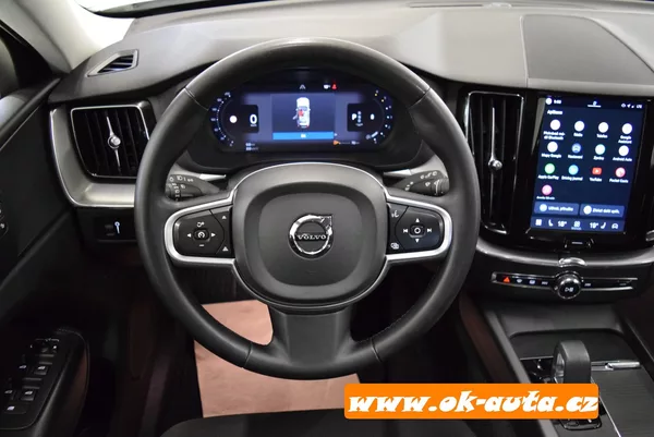 Volvo XC60 2.0 B4 AWD MOMENTUM 2022 - foto 28
