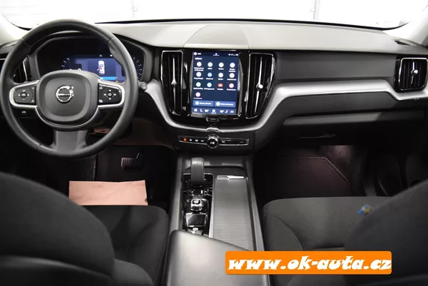 Volvo XC60 2.0 B4 AWD MOMENTUM 2022 - foto 29