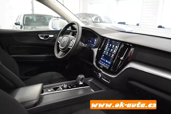 Volvo XC60 2.0 B4 AWD MOMENTUM 2022 - foto 31