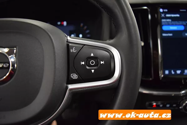 Volvo XC60 2.0 B4 AWD MOMENTUM 2022 - foto 42