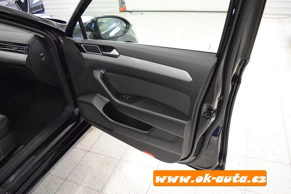 Volkswagen Passat 2.0 TDI BREAK LIFE DSG 2023 - foto 23