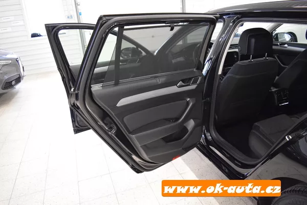 Volkswagen Passat 2.0 TDI BREAK LIFE DSG 2023 - foto 26