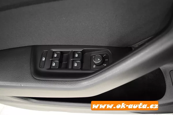 Volkswagen Passat 2.0 TDI BREAK LIFE DSG 2023 - foto 42