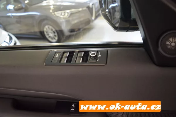 Land Rover Discovery 2.0 TD4 AWD 177 kW 2020 - foto 39