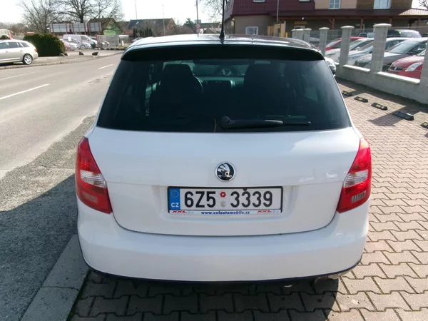 Škoda Fabia 1,2 TSI KLIMA ALU HF BT - foto 6