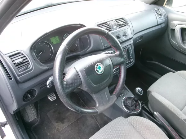 Škoda Fabia 1,2 TSI KLIMA ALU HF BT - foto 9