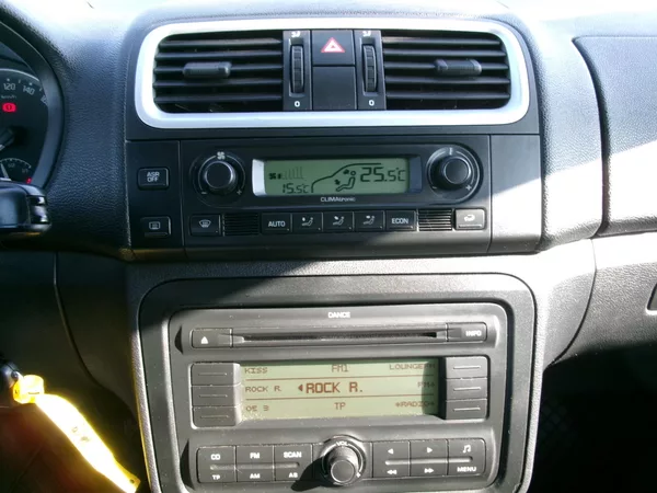 Škoda Fabia 1,4 16V AC ALU VÝHŘEV - foto 15