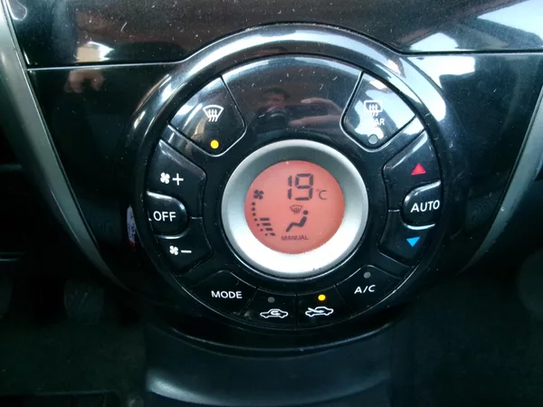 Nissan Note 1.2i AC BT HF ALU TEMP - foto 17
