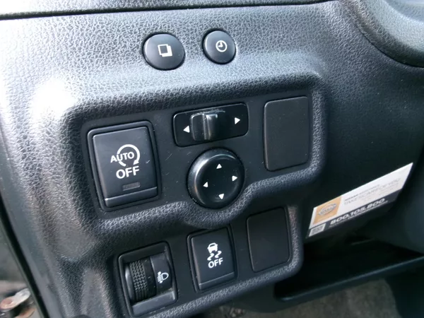 Nissan Note 1.2i AC BT HF ALU TEMP - foto 19