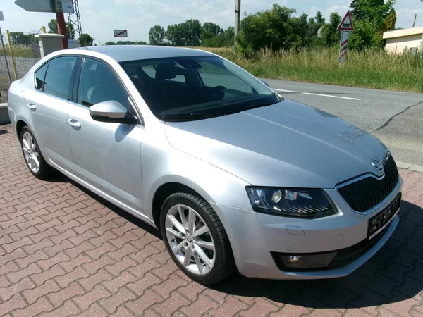 Škoda Octavia 1,4 TSI AC BT NAVI TEMP - foto 12