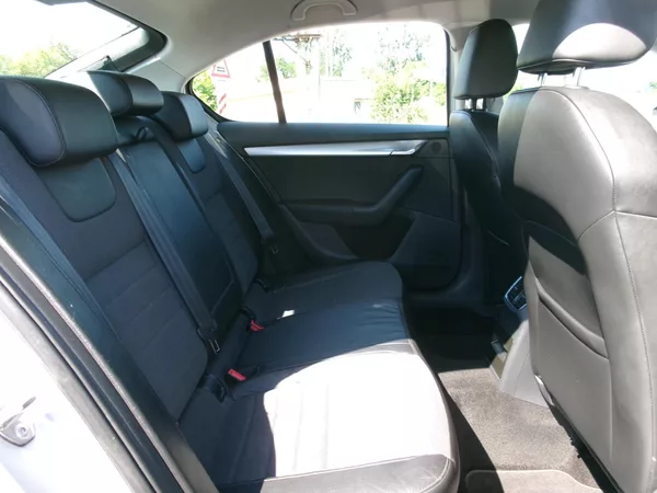 Škoda Octavia 1,4 TSI AC BT NAVI TEMP - foto 15