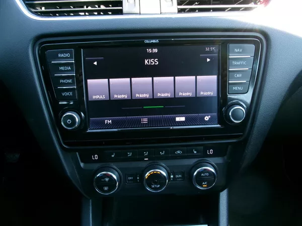Škoda Octavia 1,4 TSI AC BT NAVI TEMP - foto 20