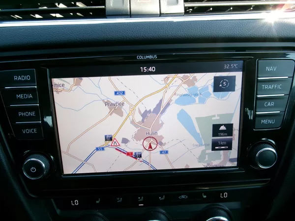 Škoda Octavia 1,4 TSI AC BT NAVI TEMP - foto 26