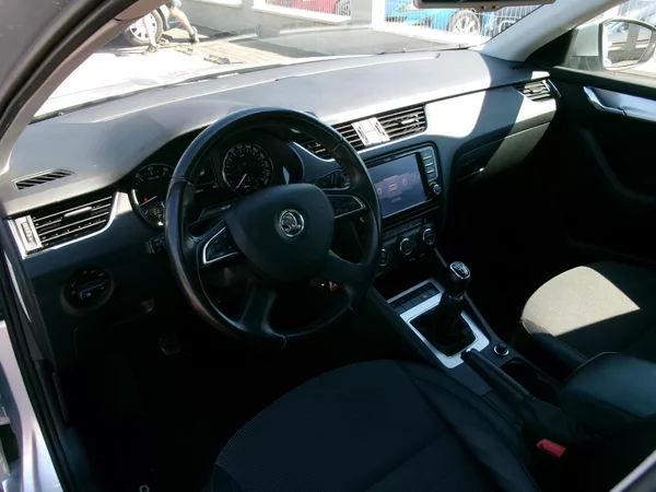 Škoda Octavia 1,4 TSI AC BT NAVI TEMP - foto 32