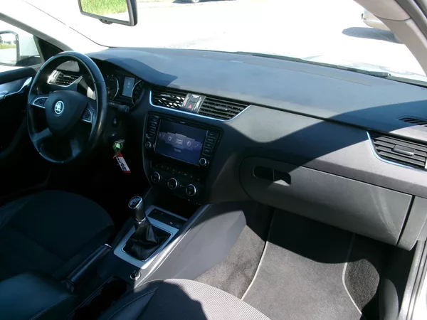 Škoda Octavia 1,4 TSI AC BT NAVI TEMP - foto 34