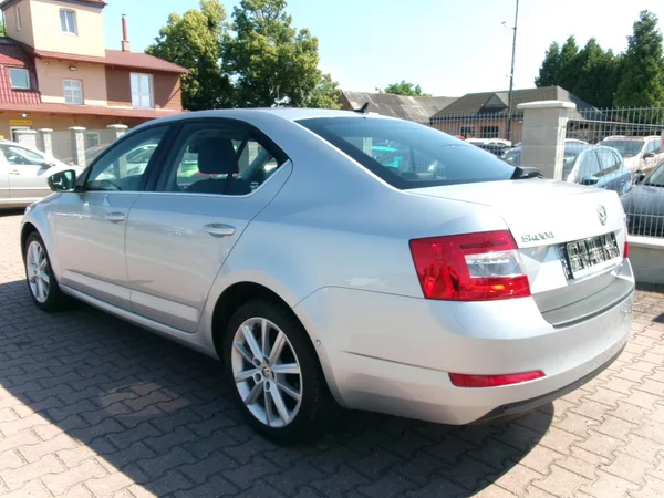 Škoda Octavia 1,4 TSI AC BT NAVI TEMP - foto 6