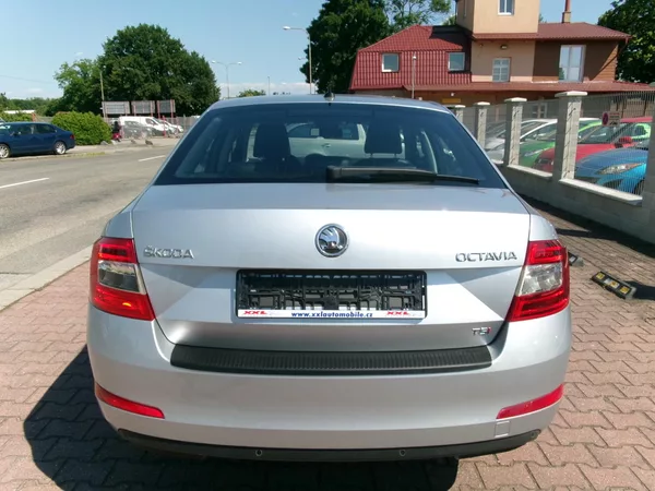 Škoda Octavia 1,4 TSI AC BT NAVI TEMP - foto 8