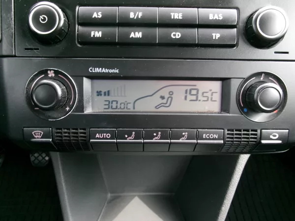 Volkswagen Polo 1,4 16V COMFORT AC ISOFIX - foto 17