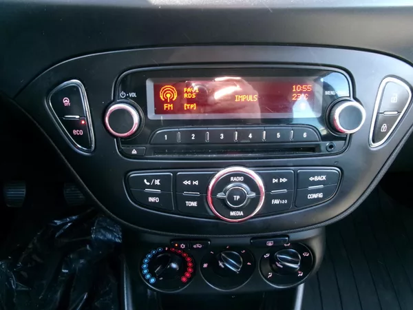 Opel Corsa 1,4T KLIMA TEMP ALU ČR - foto 17