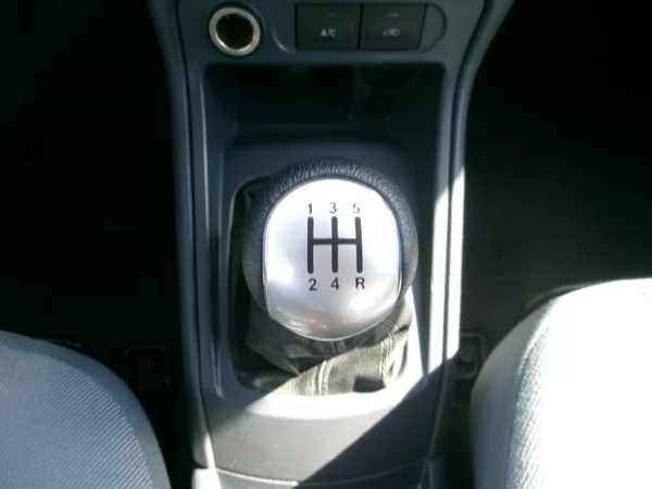 Ford Tourneo Connect 1,8 TDCi KLIMA TAŽNÉ - foto 20