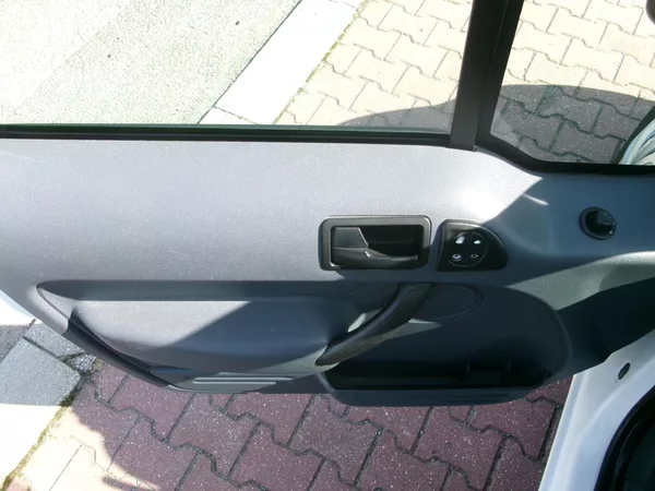 Ford Tourneo Connect 1,8 TDCi KLIMA TAŽNÉ - foto 21