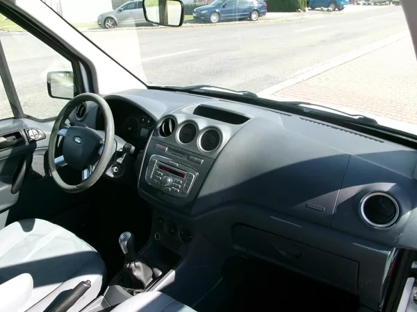 Ford Tourneo Connect 1,8 TDCi KLIMA TAŽNÉ - foto 24