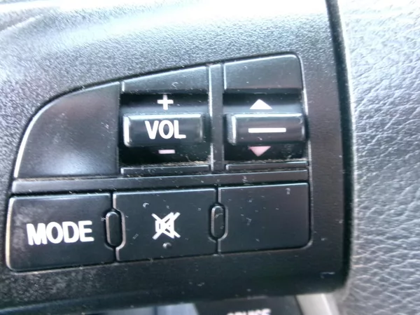 Mazda 3 1,6 16V AUTOKLIMA 90th EDITION - foto 18