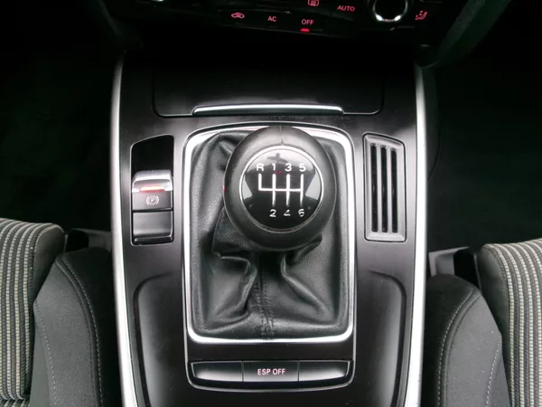 Audi A4 2,0TDI AC TEMP VÝHŘEV ALU - foto 18