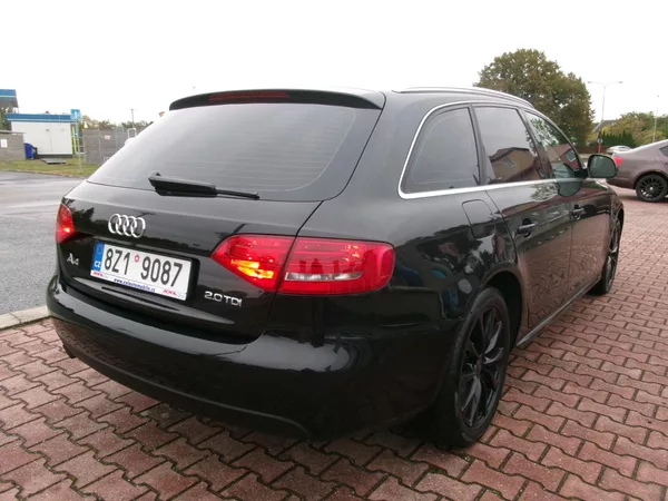 Audi A4 2,0TDI AC TEMP VÝHŘEV ALU - foto 9