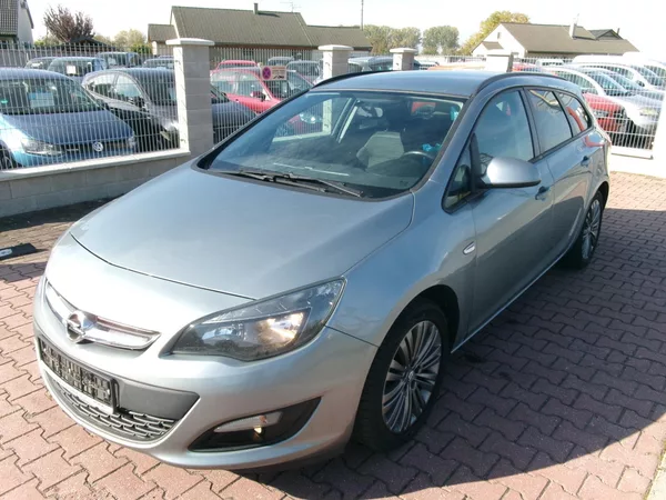Opel Astra 1,4T KLIMA VÝHŘEV BT TEMP