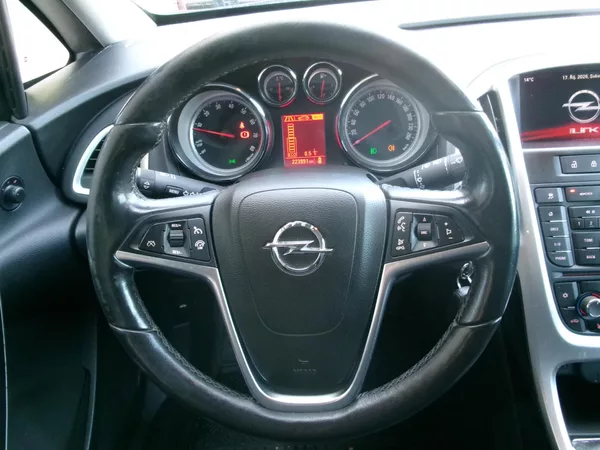 Opel Astra 1,4T KLIMA VÝHŘEV BT TEMP - foto 13