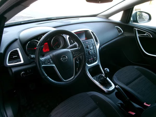 Opel Astra 1,4T KLIMA VÝHŘEV BT TEMP - foto 20