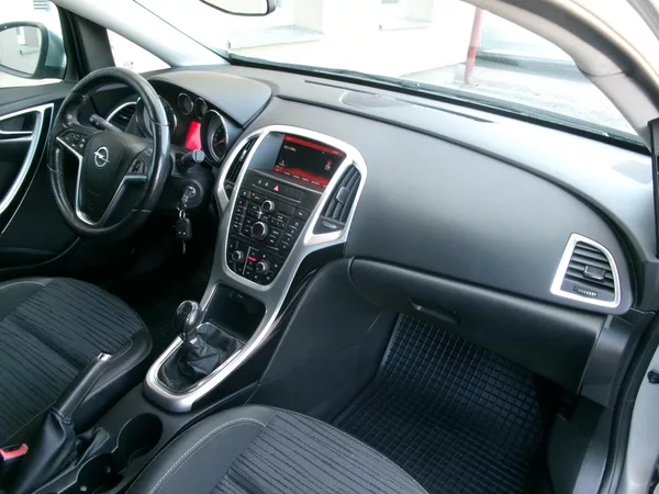 Opel Astra 1,4T KLIMA VÝHŘEV BT TEMP - foto 22