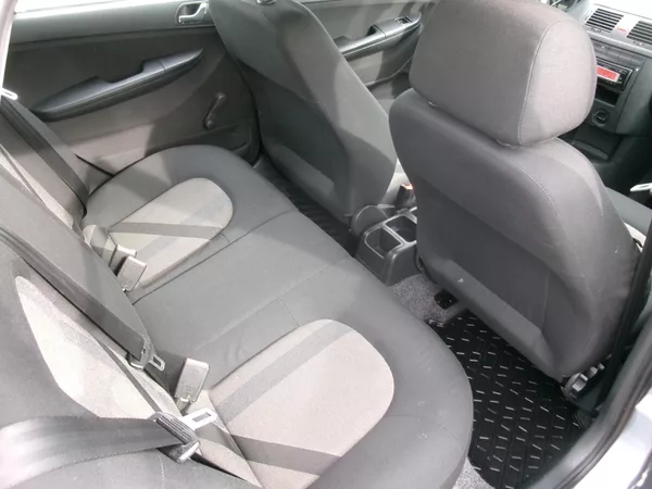 Škoda Fabia 1,4 16V KLIMA 2.MAJ - foto 15