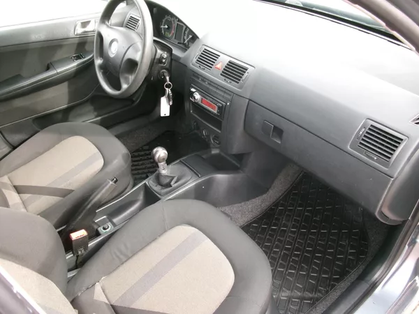 Škoda Fabia 1,4 16V KLIMA 2.MAJ - foto 17