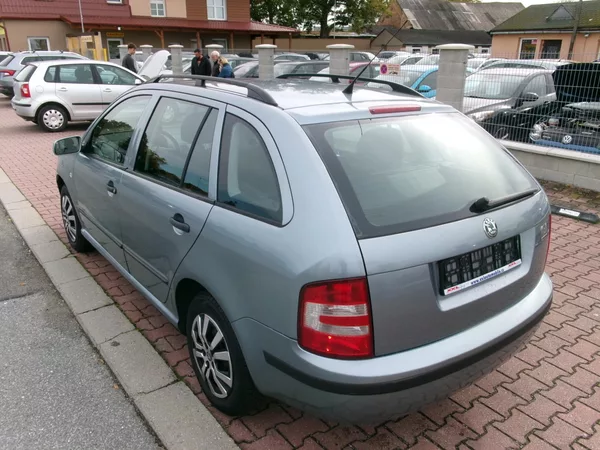 Škoda Fabia 1,4 16V KLIMA 2.MAJ - foto 7