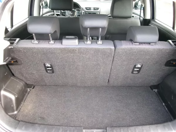 Suzuki Swift 1,3i KLIMA 4x4 VÝHŘEV USB - foto 14