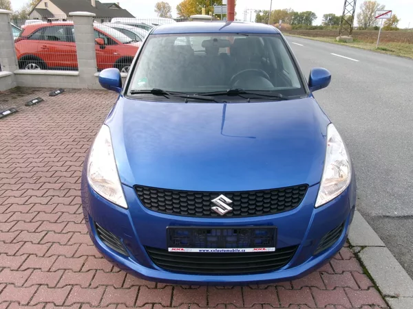 Suzuki Swift 1,3i KLIMA 4x4 VÝHŘEV USB - foto 2