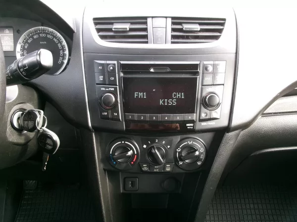 Suzuki Swift 1,3i KLIMA 4x4 VÝHŘEV USB - foto 22
