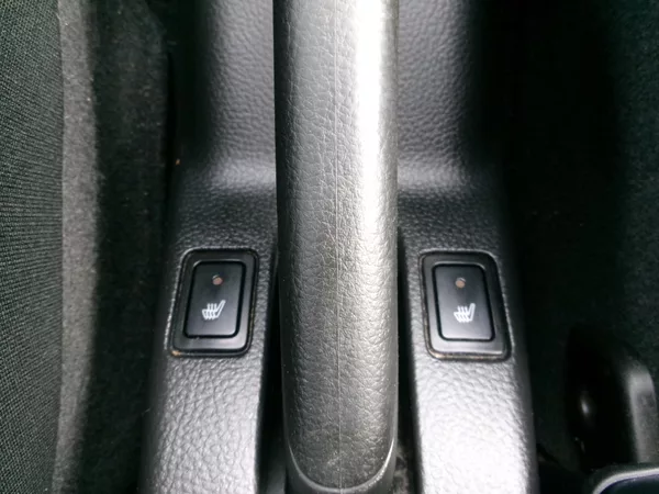 Suzuki Swift 1,3i KLIMA 4x4 VÝHŘEV USB - foto 24