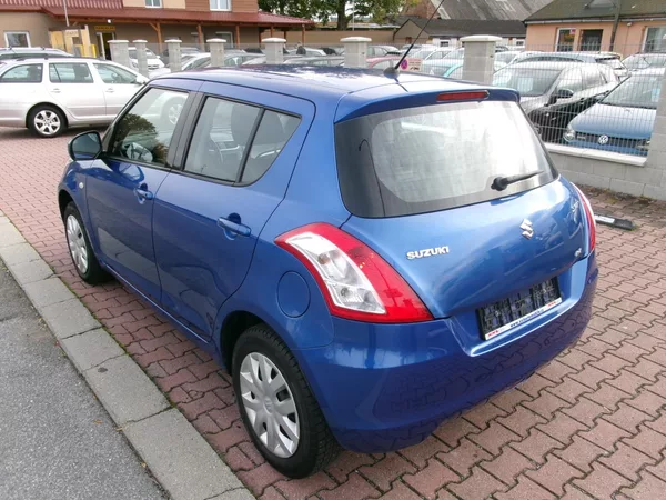 Suzuki Swift 1,3i KLIMA 4x4 VÝHŘEV USB - foto 7