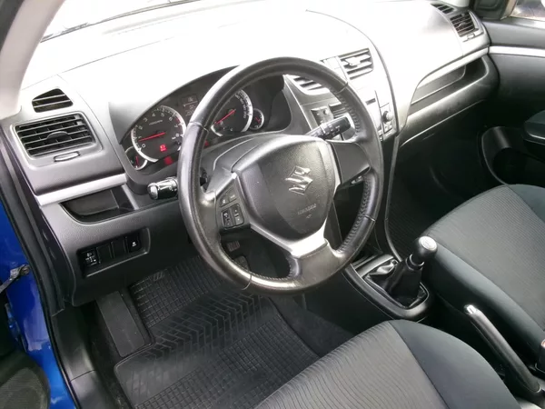 Suzuki Swift 1,3i KLIMA 4x4 VÝHŘEV USB - foto 9