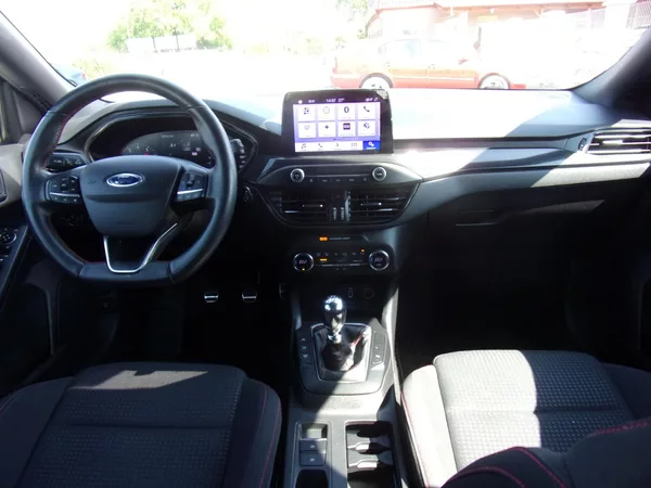 Ford Focus 1,0 EcoBoost ST-Line 1.maj. - foto 16