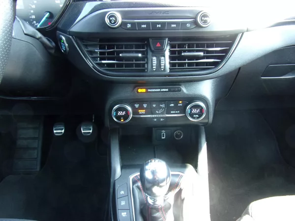 Ford Focus 1,0 EcoBoost ST-Line 1.maj. - foto 18