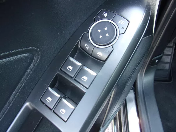 Ford Focus 1,0 EcoBoost ST-Line 1.maj. - foto 9